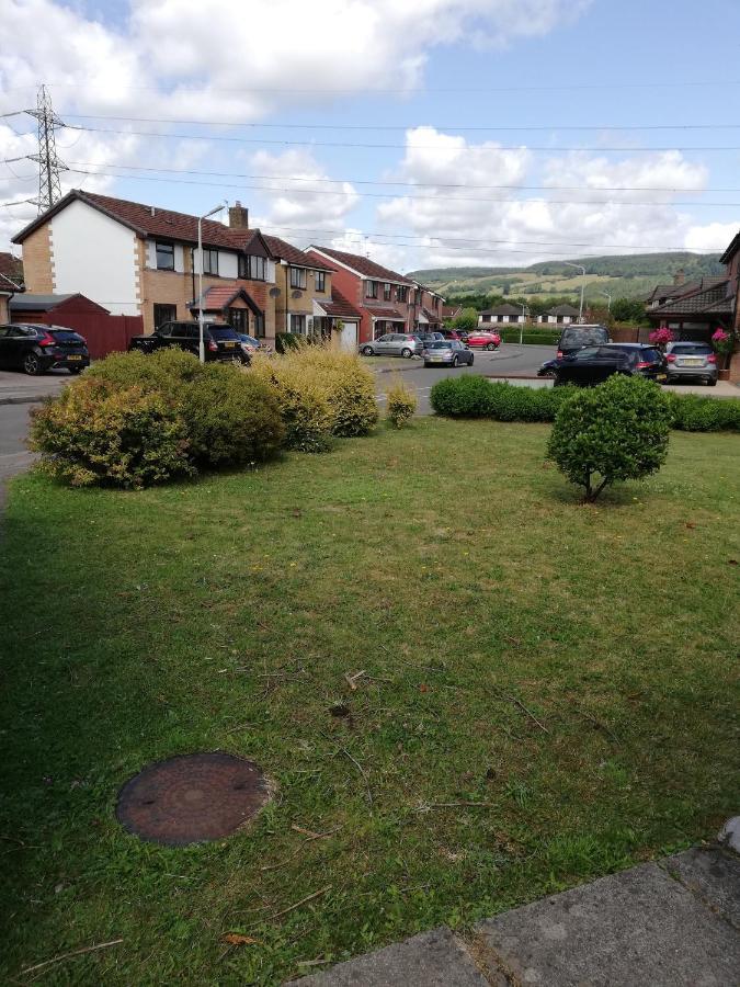 Little Cosy Cwtsh Hotel Pontyclun Buitenkant foto